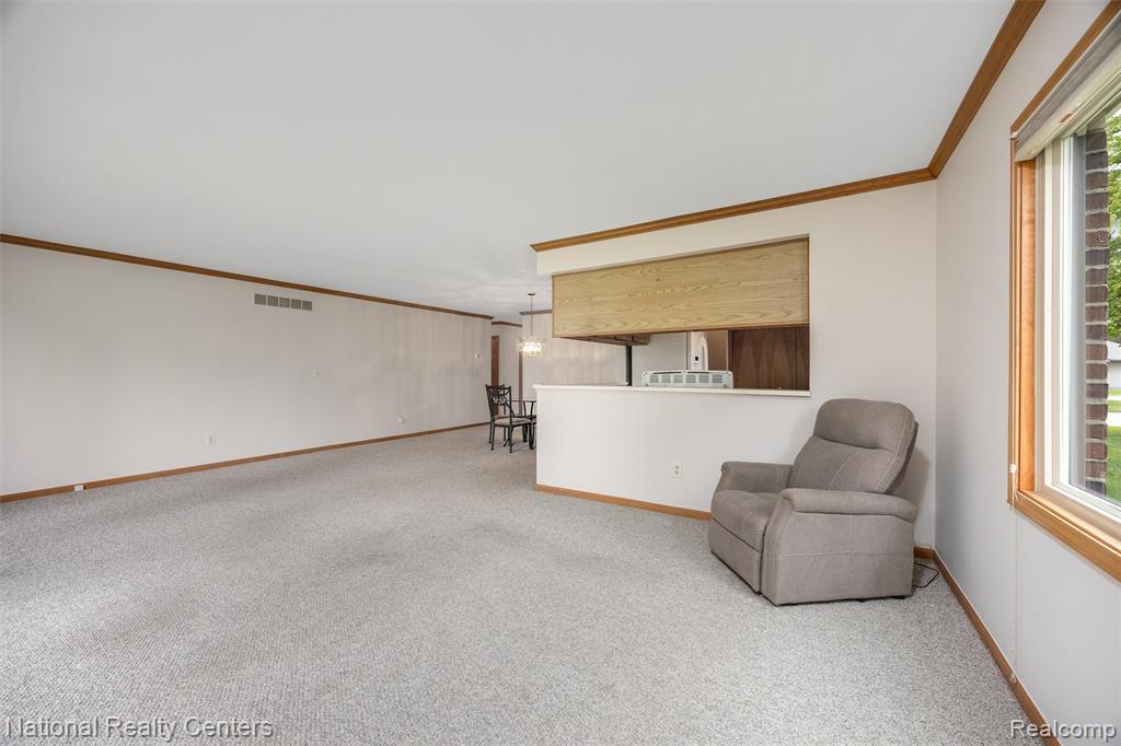 16061 Meadows Drive, Macomb, MI 48044 — Photo 5