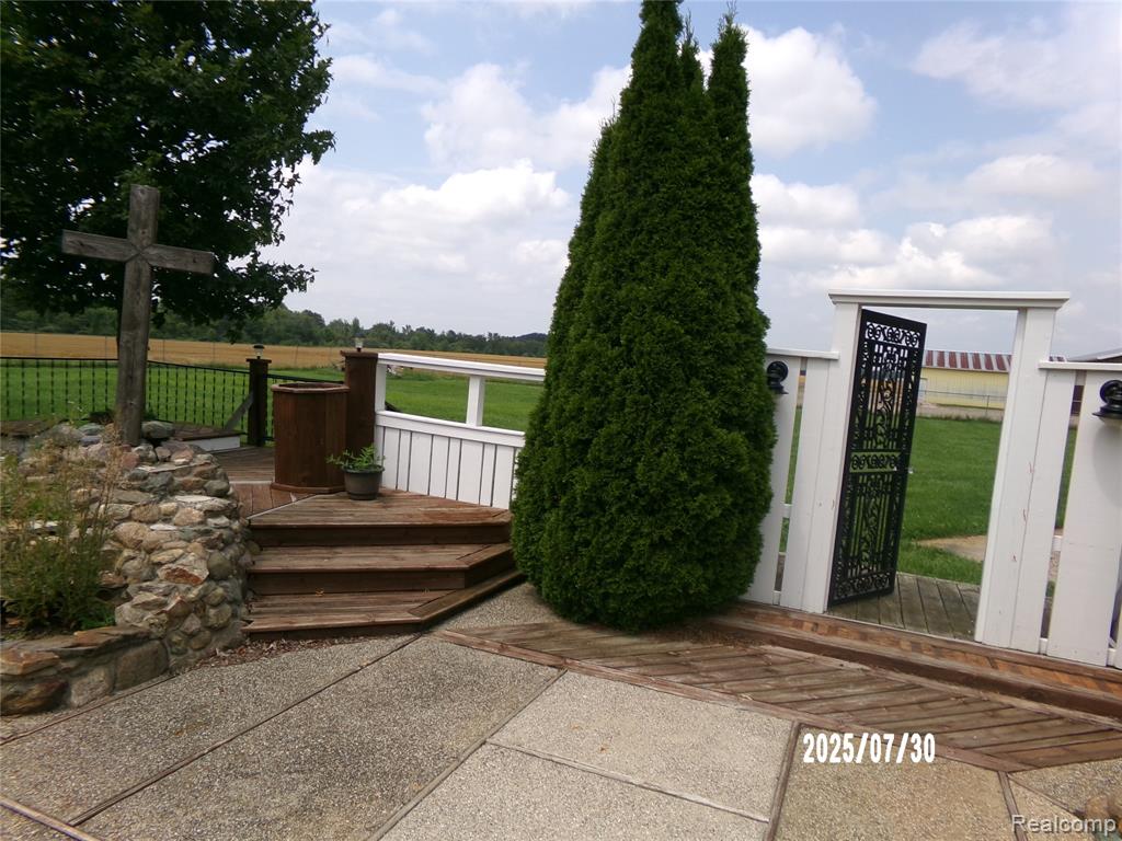9585 Henderson Road, Corunna, MI 48817 — Photo 9
