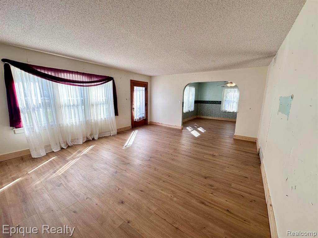 305 N Kennefic Street, Yale, MI 48097 — Photo 4
