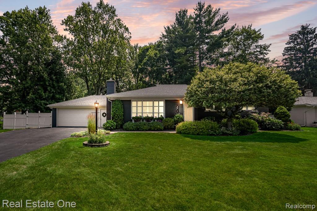 471 Elmhill Road, Rochester Hills, MI 48306 — Photo 2