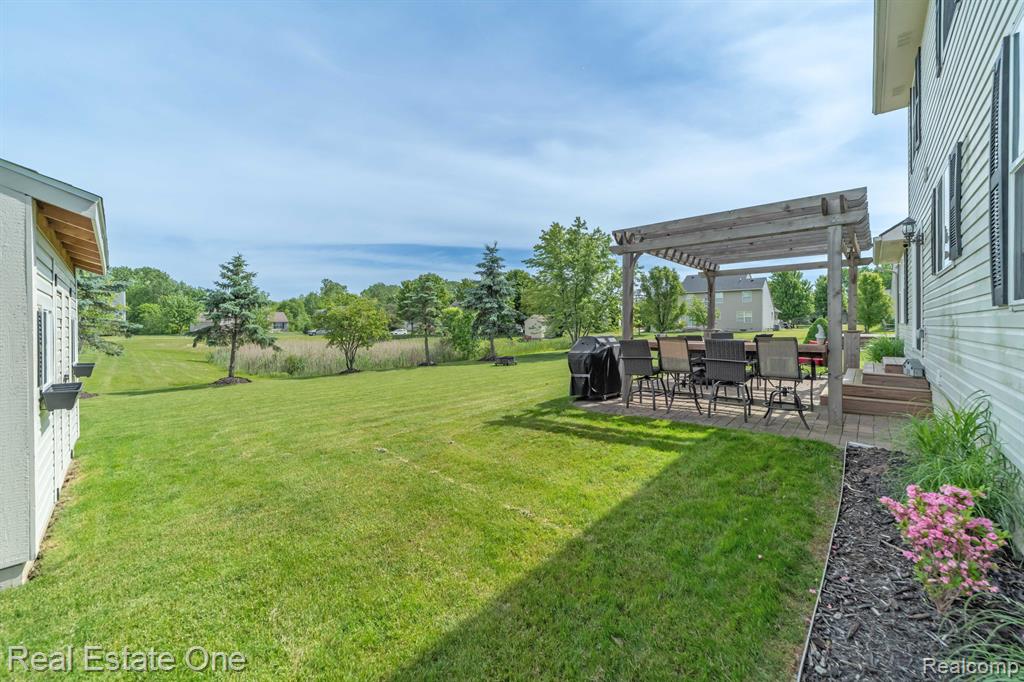 4433 JORDAN Drive, Grand Blanc, MI 48439 — Photo 8