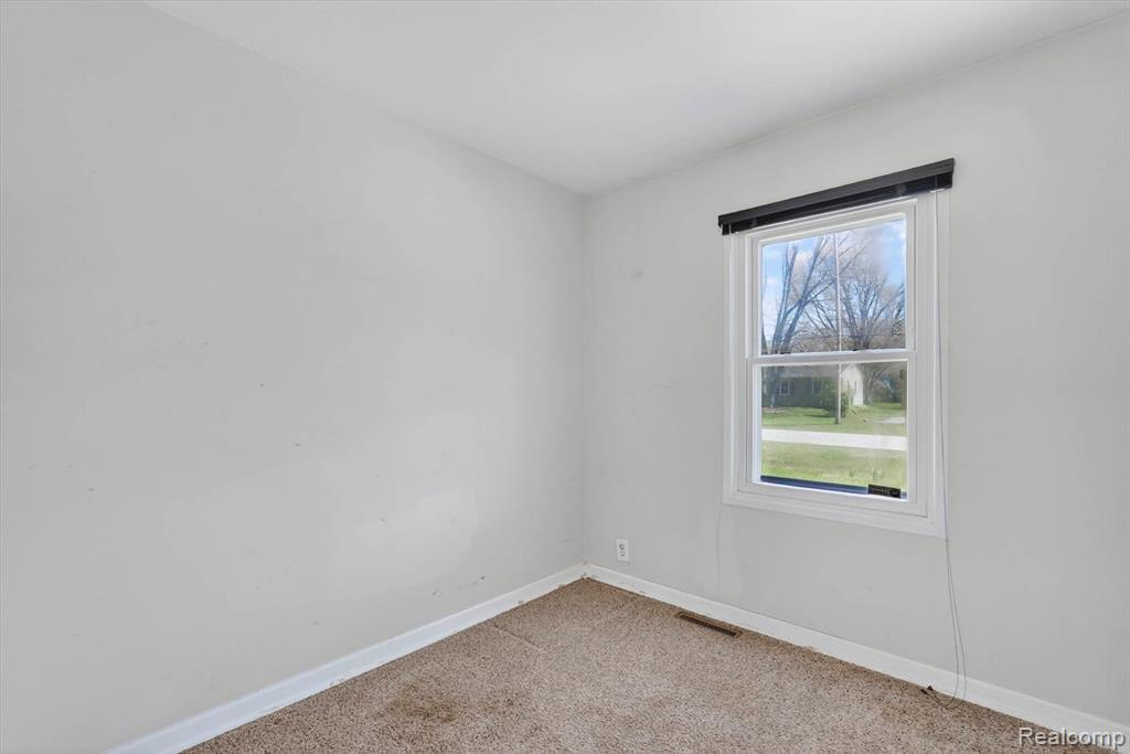 1392 Winfield Drive, Swartz Creek, MI 48473 — Photo 16
