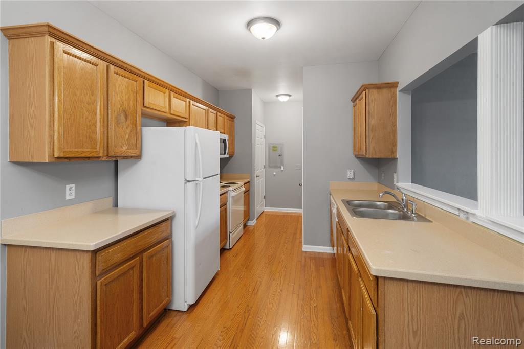 3962 Cherry Creek Lane, 11, Sterling Heights, MI 48314 — Photo 4