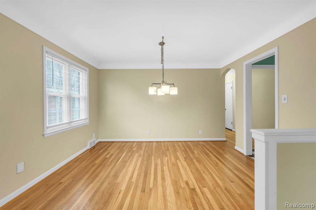 857 HARCOURT Road, Grosse Pointe Park, MI 48230 — Photo 10