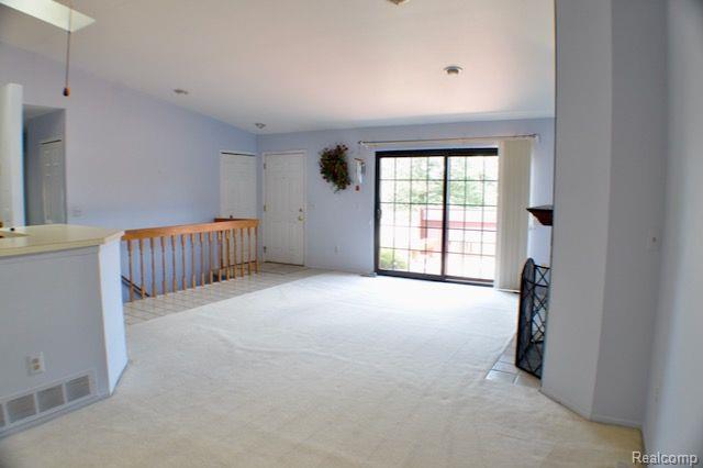 38843 COUNTRY Circle, 80, Farmington Hills, MI 48331 — Photo 3