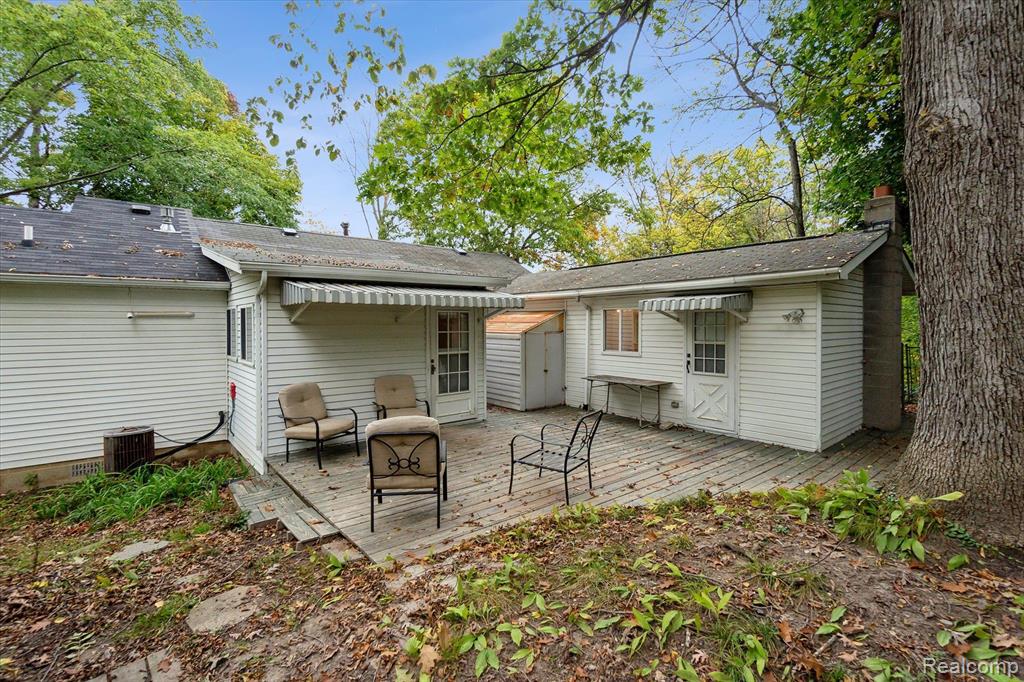 5630 Glen Echo Drive, Howell, MI 48843 — Photo 17