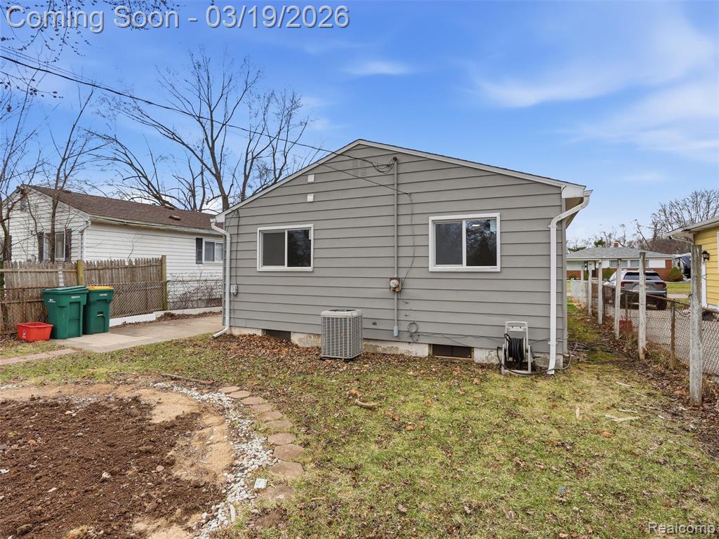 1649 Smith Street, Ypsilanti, MI 48198 — Photo 33