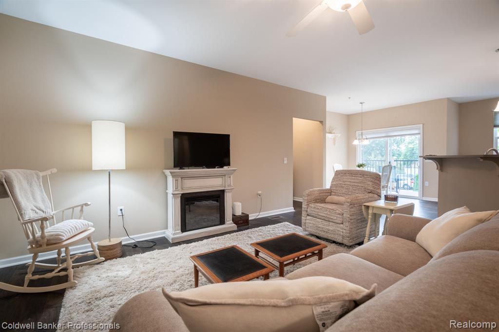 5656 Flagstaff Pines Dr, Shelby Twp, MI 48317 — Photo 5
