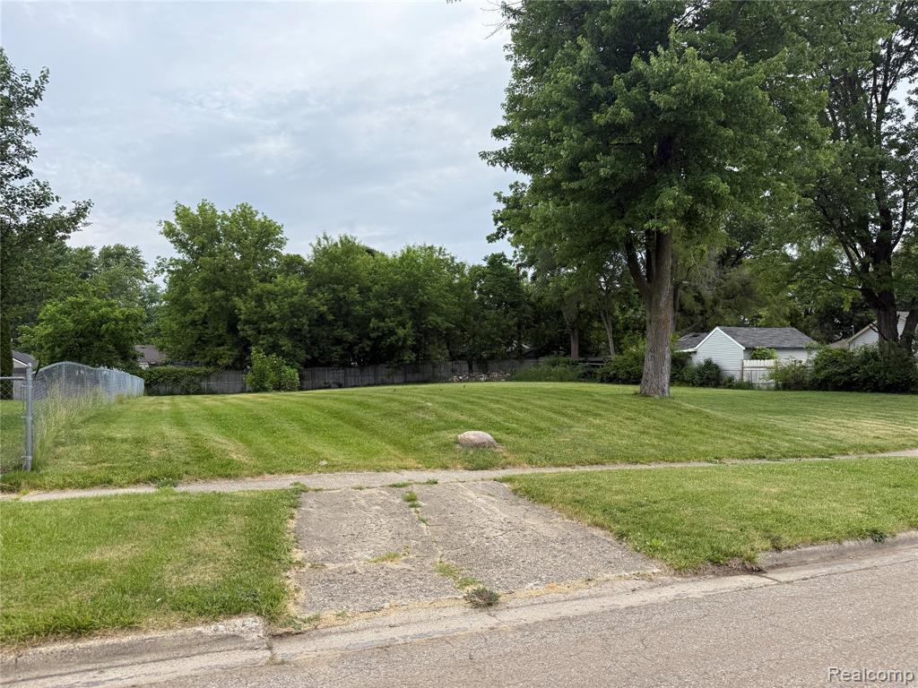 69 E Ann Arbor Avenue, Pontiac, MI 48340 — Photo 8