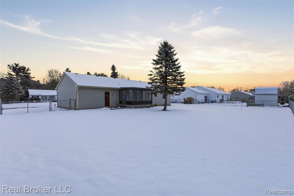 8152 Fox Hollow Road, Goodrich Vlg, MI — Photo 23