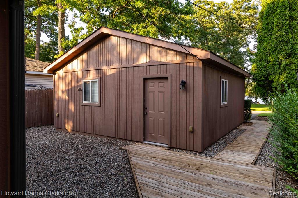 8729 Sherwood Drive, Davisburg, MI 48350 — Photo 24