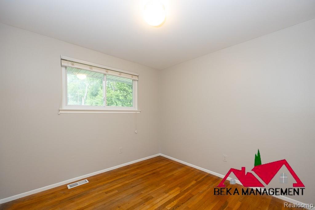 8040 Alton Street, Canton, MI 48187 — Photo 15