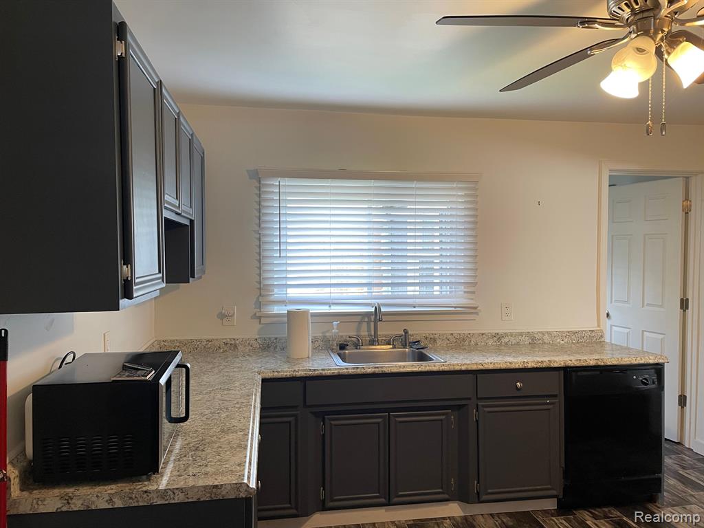7556 Miller Road, Swartz Creek, MI 48473 — Photo 4
