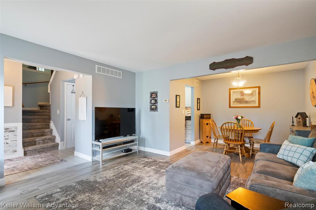 42105 Roscommon Street, Novi, MI 48167 — Photo 18