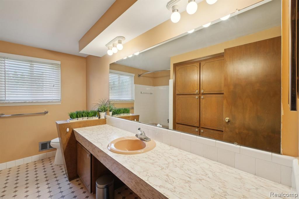 54829 Starlite Drive, Shelby Twp, MI 48316 — Photo 15
