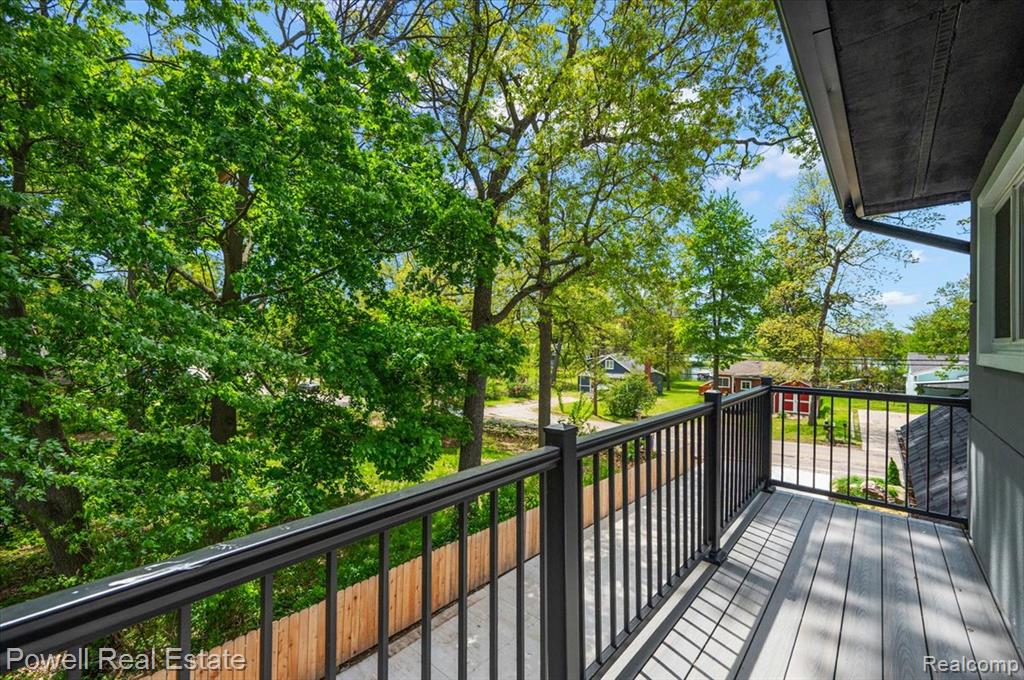 6837 Hatchery Road, Waterford, MI 48327 — Photo 38