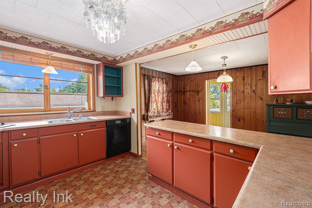 204 W LAFAYETTE Street, Milford, MI 48381 — Photo 3