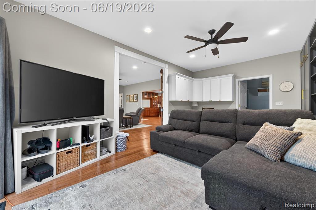 9259 Silverside, South Lyon, MI 48178 — Photo 17