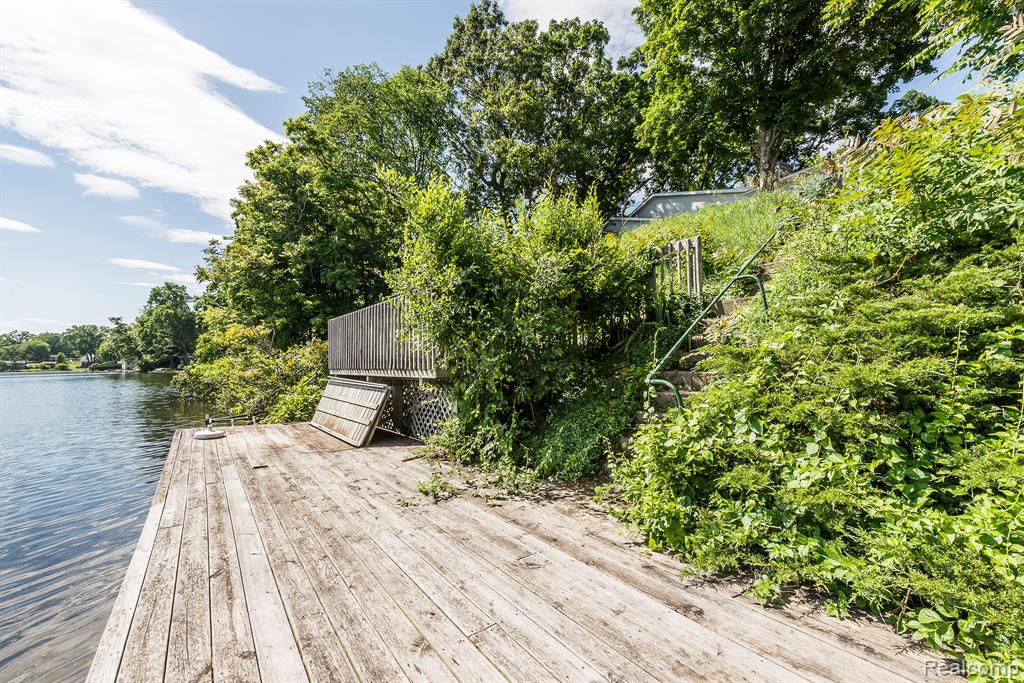 7636 THARP Drive, Whitmore Lake, MI 48189 — Photo 11