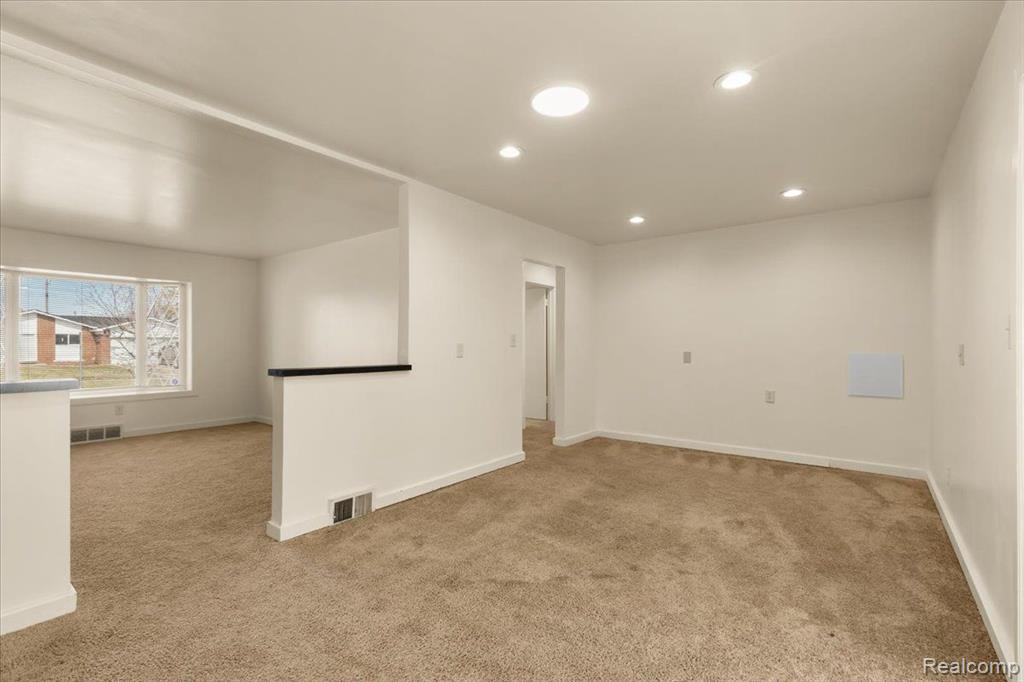 10343 N OAK Drive, Ferndale, MI 48220 — Photo 4