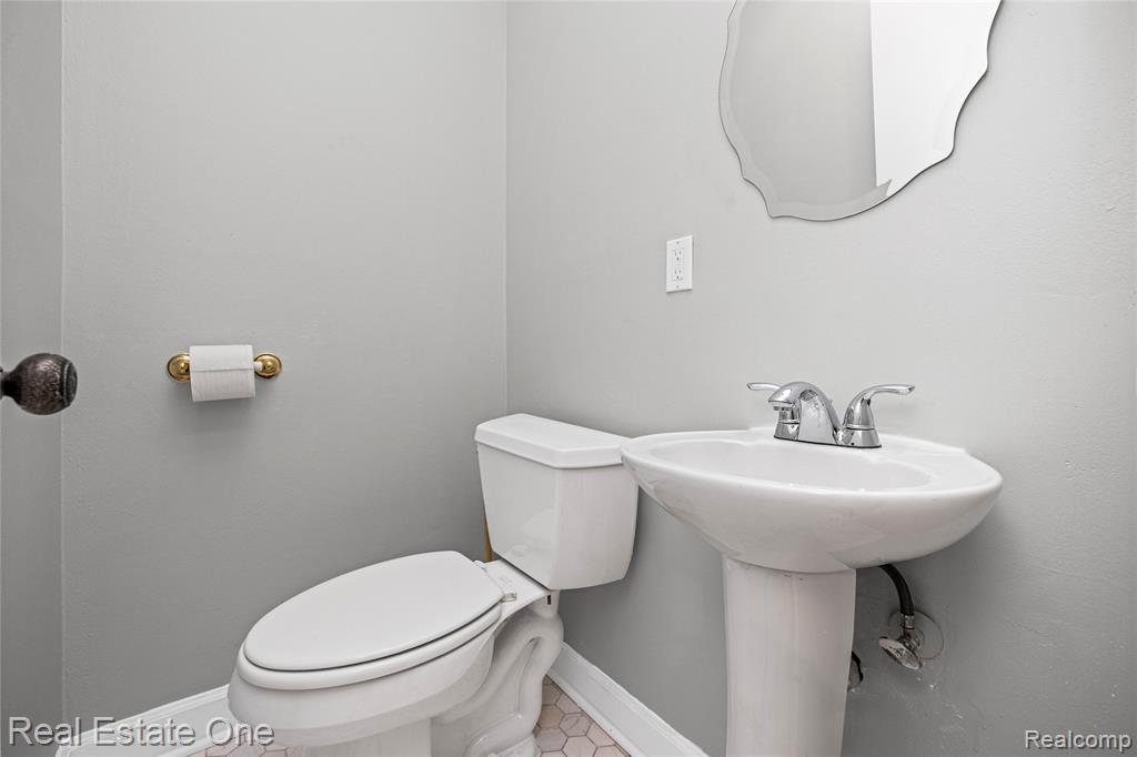 4320 Knightsbridge Lane, West Bloomfield, MI 48323 — Photo 42