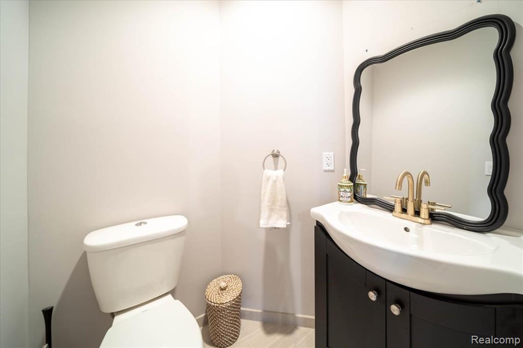 717 S Kenwood Avenue, Royal Oak, MI 48067 — Photo 32