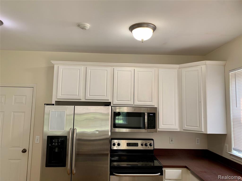 40971 N MAPLEWOOD Drive, Canton, MI 48187 — Photo 4