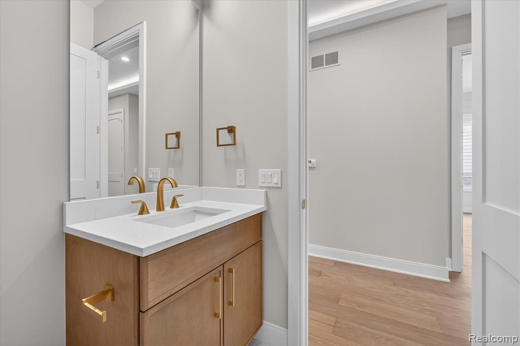 546 Maplehill Road, Rochester Hills, MI 48306 — Photo 22