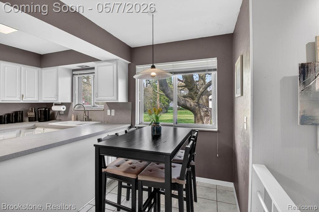 2732 Lacota Road, Waterford, MI 48328 — Photo 11