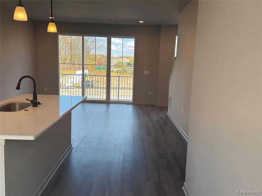 56054 Madison Lane, New Hudson, MI 48165 — Photo 16