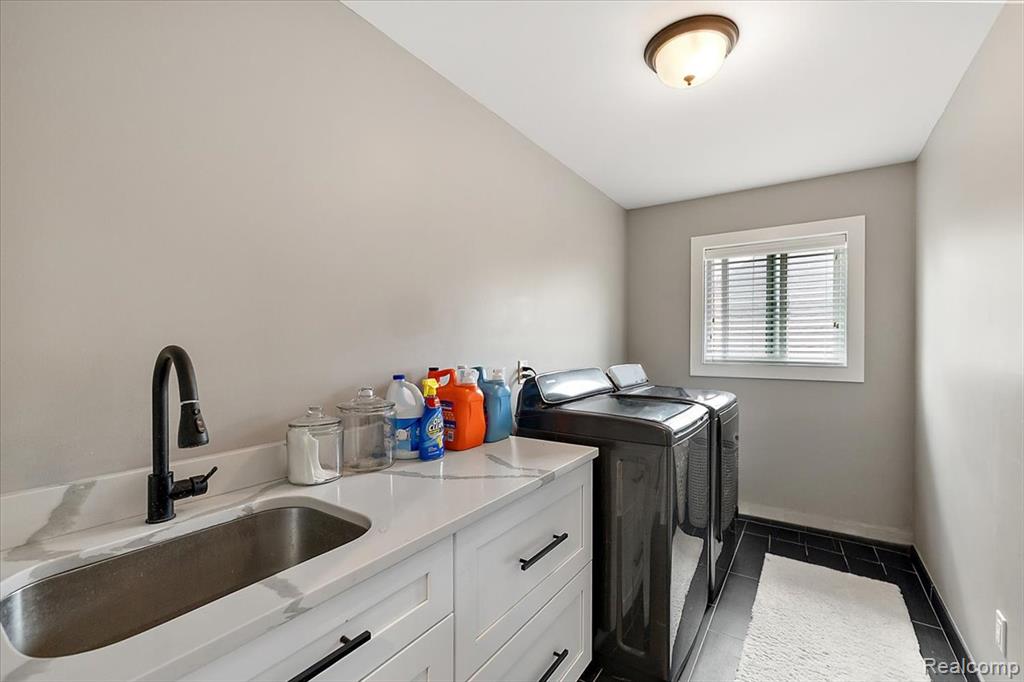 46930 Riverpark E, Macomb, MI 48044 — Photo 44