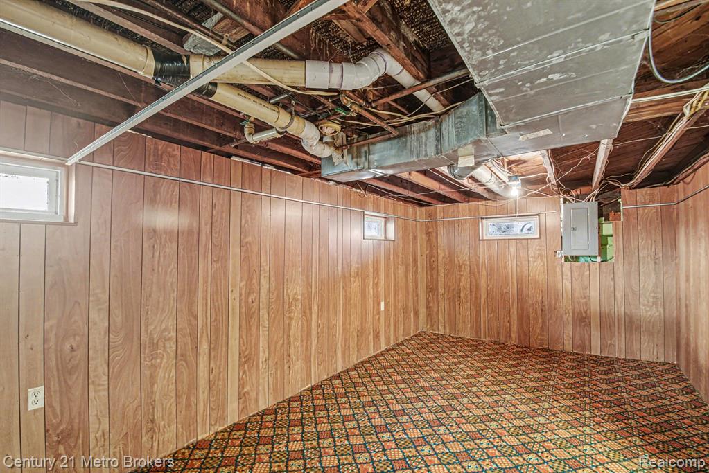 1800 W Genesee Street, Lapeer, MI 48446 — front exterior