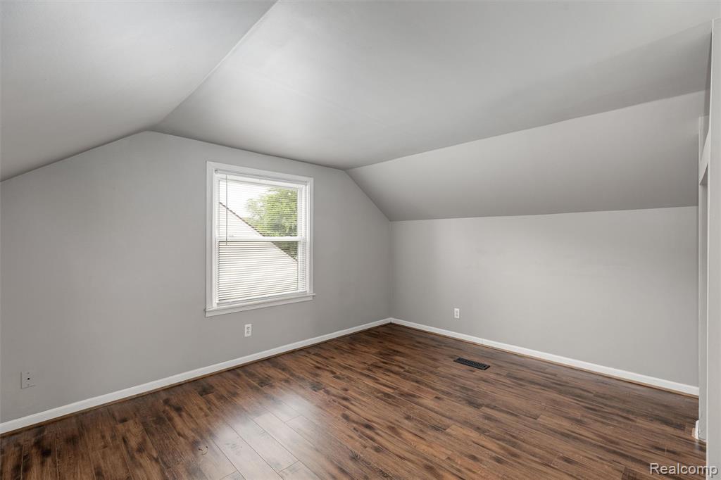 912 N Edison Avenue, Royal Oak, MI 48067 — Photo 19