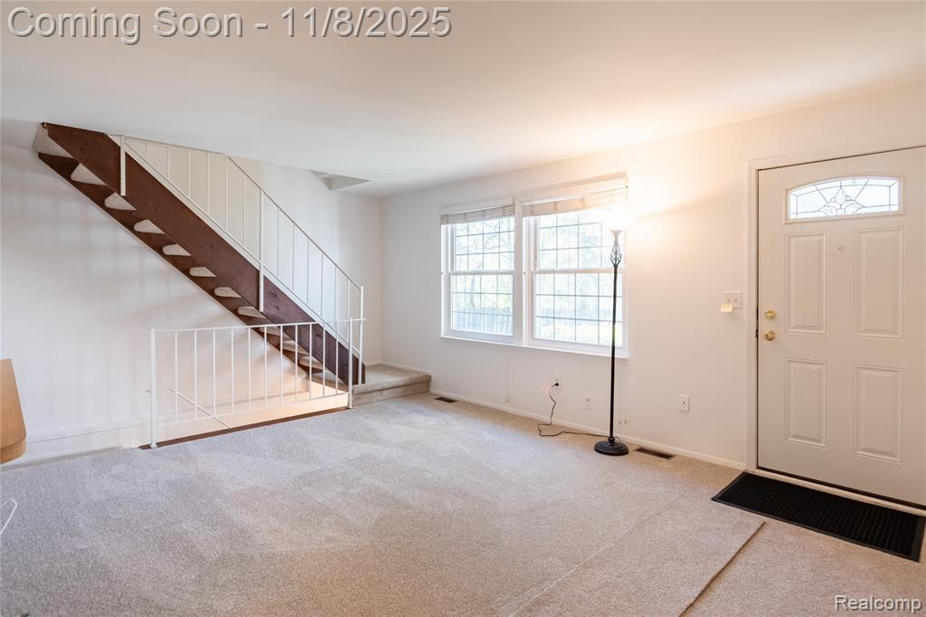 285 Inlet Court, Walled Lake, MI 48390 — Photo 4