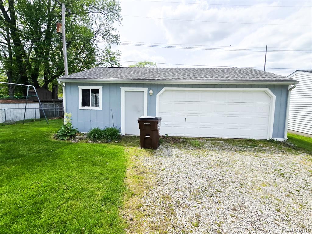 12929 Matthews Street, Carleton, MI 48117 — Photo 41