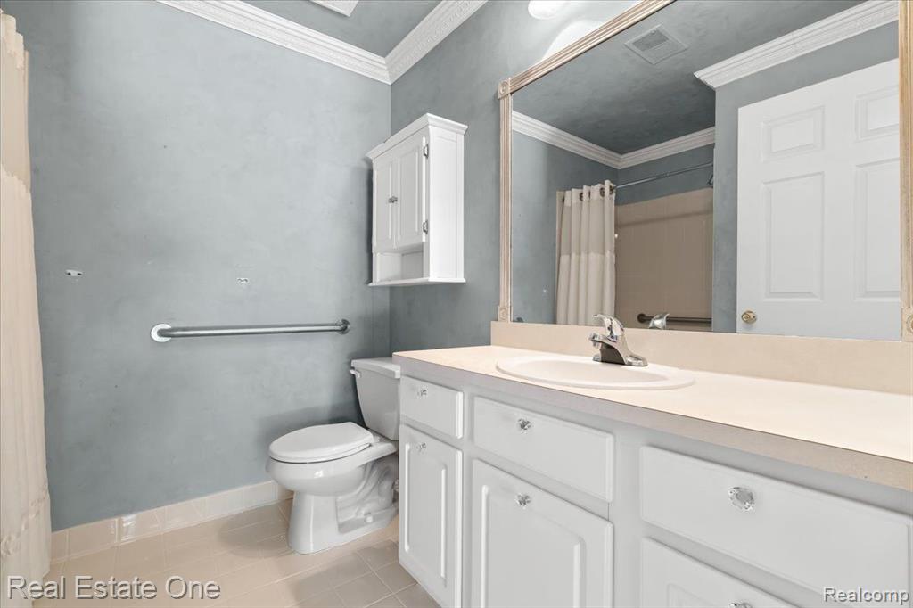 1818 Flagstone Circle, 34, Rochester, MI 48307 — Photo 17