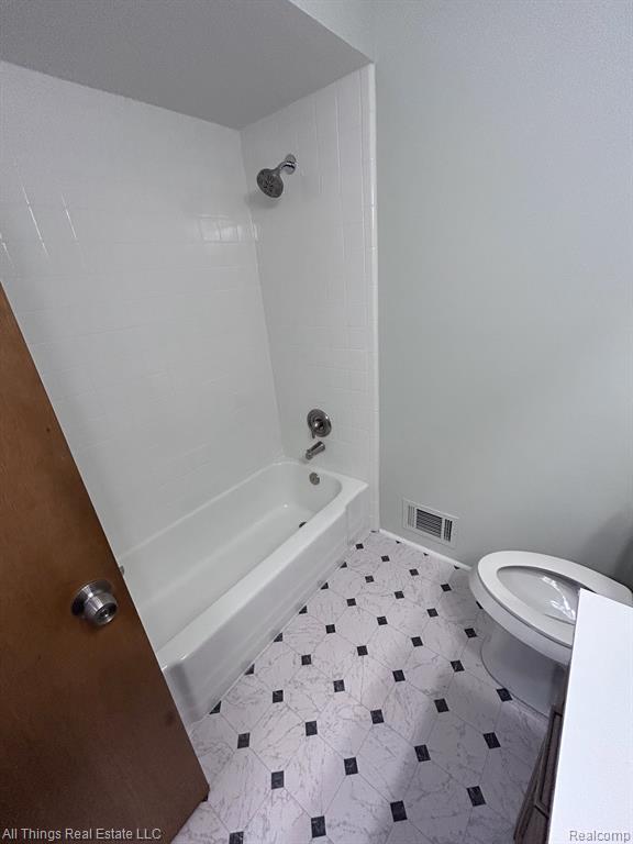 6037 BROOKWOOD Drive, Burton, MI 48509 — Photo 12