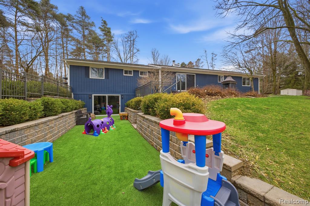 9115 Pine Hill Trail, Fenton, MI 48430 — Photo 41