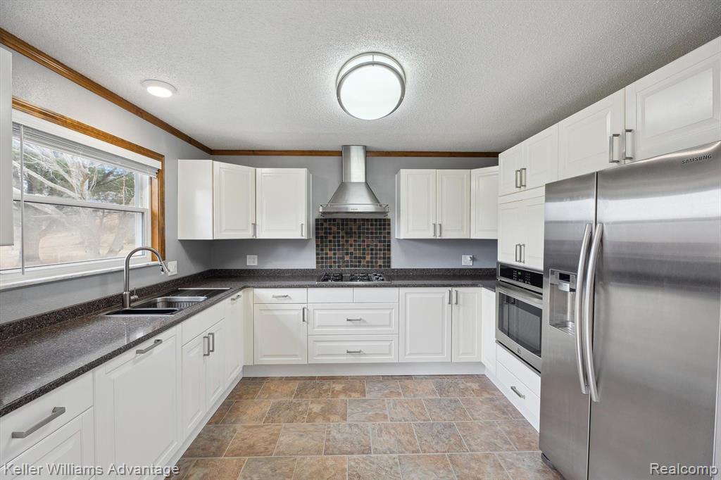 6521 Grand Circle Drive, Brighton, MI 48116 — Photo 12