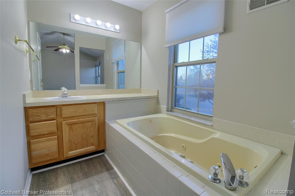 41816 White Tail Lane, Canton, MI 48188 — Photo 20