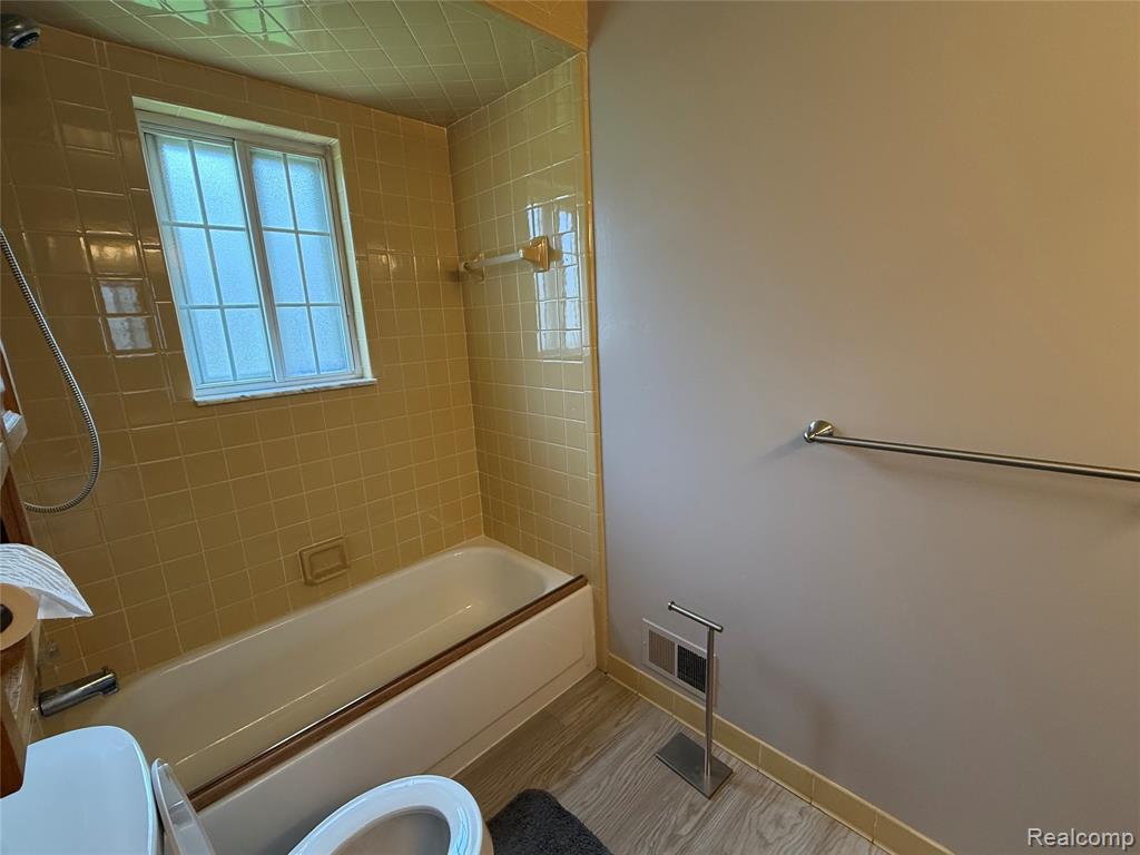 730 Country Club Dr Drive, 36, Saint Clair Shores, MI 48082 — Photo 22