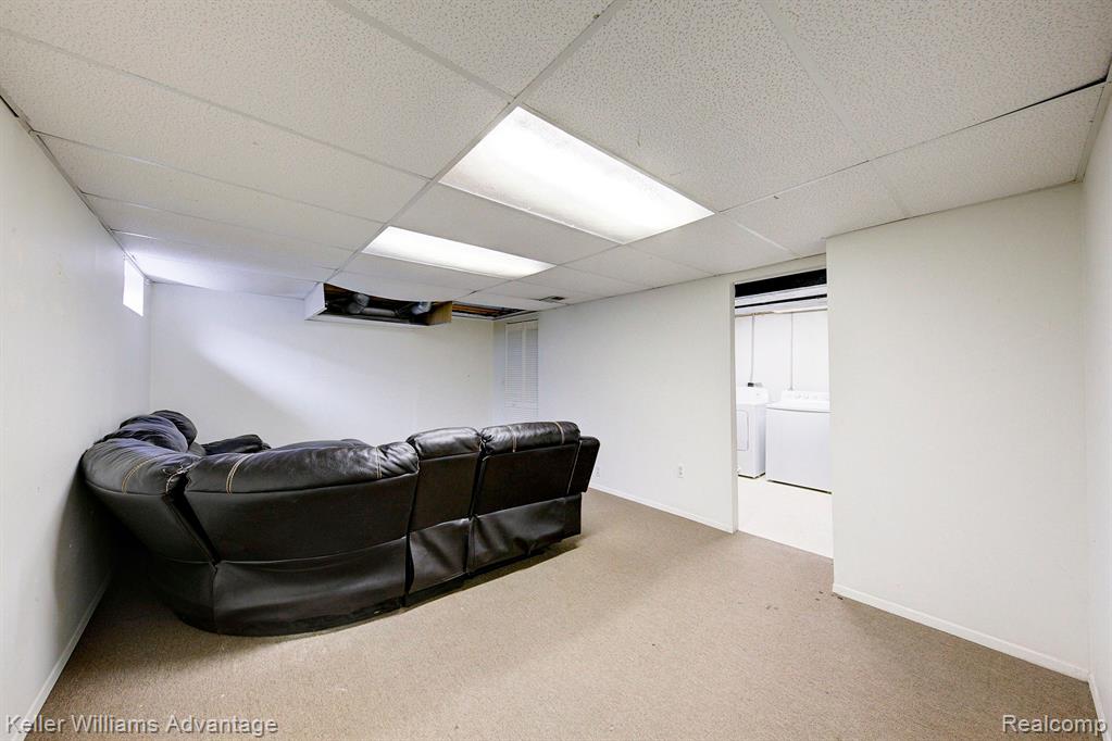 1612 WIMBLEDON Drive, Walled Lake, MI 48390 — Photo 27