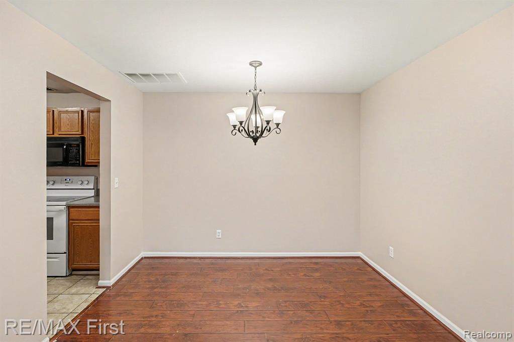 46124 Allenton Drive, Macomb, MI 48044 — Photo 6