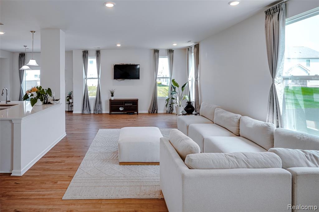 606 Angus Lane, Saline, MI 48176 — Photo 5