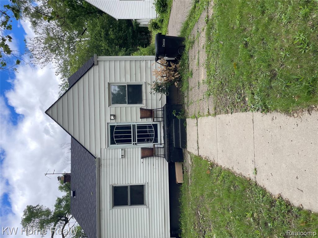 19350 Glastonbury Road - Photo 2