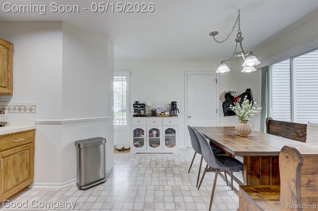 2370 Lansbury Drive, Waterford, MI 48329 — Photo 19