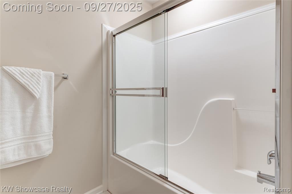 778 Knolls Landing Drive, Milford, MI 48381 — Photo 25