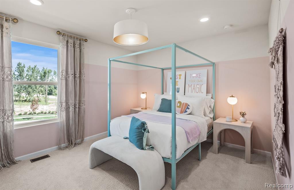 30105 Norway Drive, New Hudson, MI, 48165