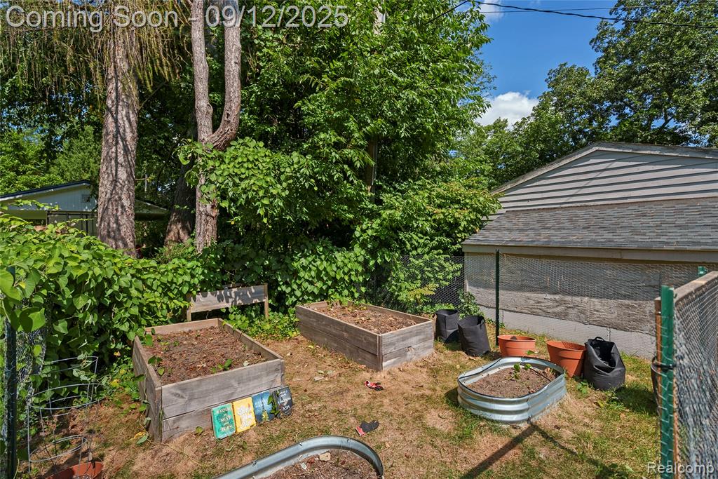 577 Bagley Street, Lake Orion, MI 48362 — Photo 25