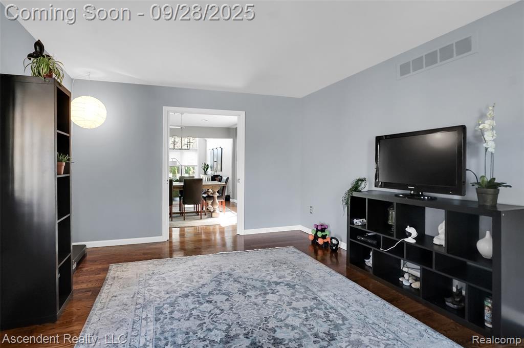43476 Hillsboro Drive, Clinton Twp, MI 48038 — Photo 18